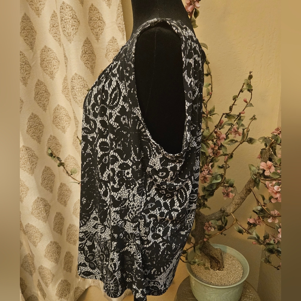 Calvin Klein: Black and Gray Lace Blouse - Picture 2 of 4